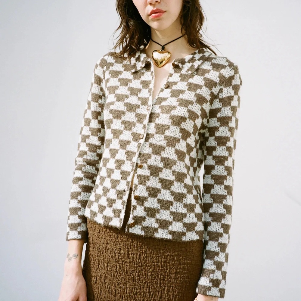 Lisa Says Gah Leti Button Up Cardigan Sweater in Vintage Rug Mocha NWT